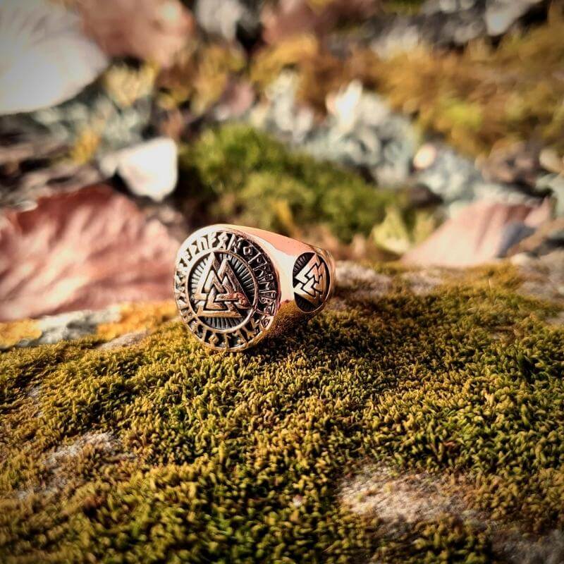 vkngjewelry Bagues Valknut Signet Runic Polished Bronze Ring