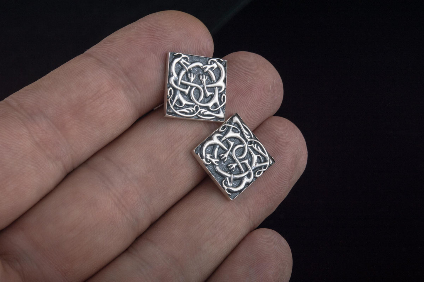 Gemelos de plata esterlina cuadrados v3 de adorno nórdico único hecho a mano