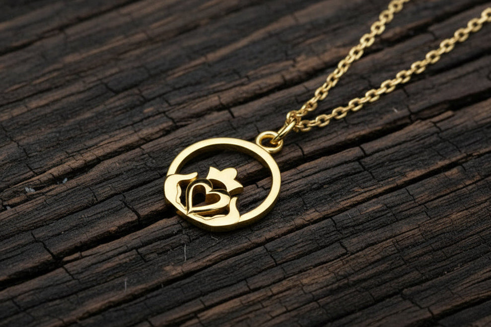 vkngjewelry Pendant Claddagh Celtic Pendant - Symbol of Love, Loyalty & Friendship