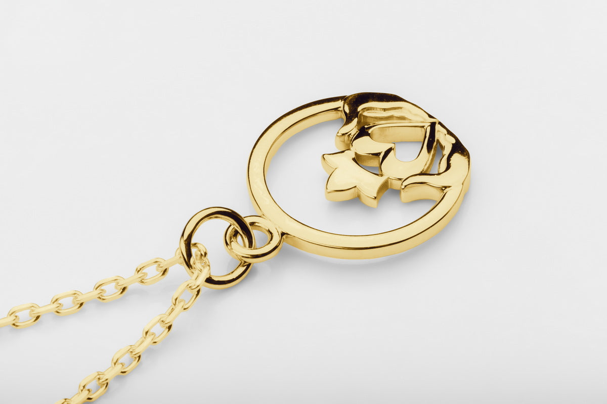 vkngjewelry Pendant Claddagh Celtic Pendant - Symbol of Love, Loyalty & Friendship