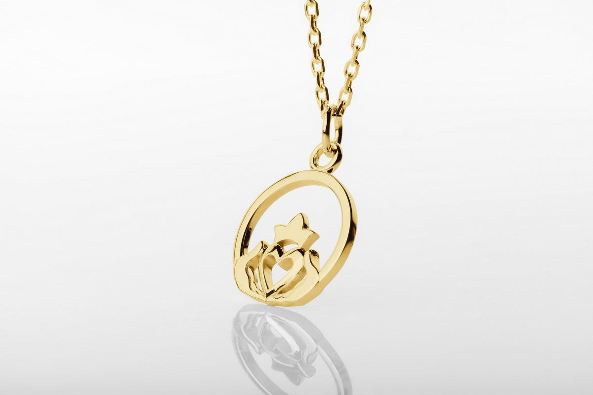 vkngjewelry Pendant Claddagh Celtic Pendant - Symbol of Love, Loyalty & Friendship