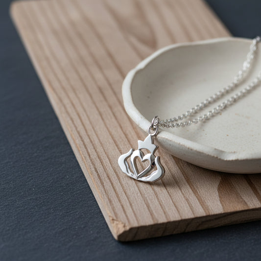 vkngjewelry Pendant Claddagh Celtic Pendant - Symbol of Love, Loyalty & Friendship V2