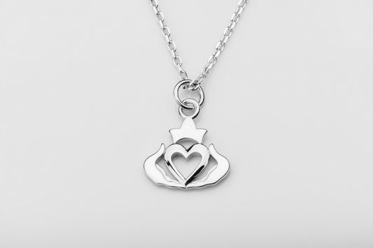vkngjewelry Pendant Claddagh Celtic Pendant - Symbol of Love, Loyalty & Friendship V2