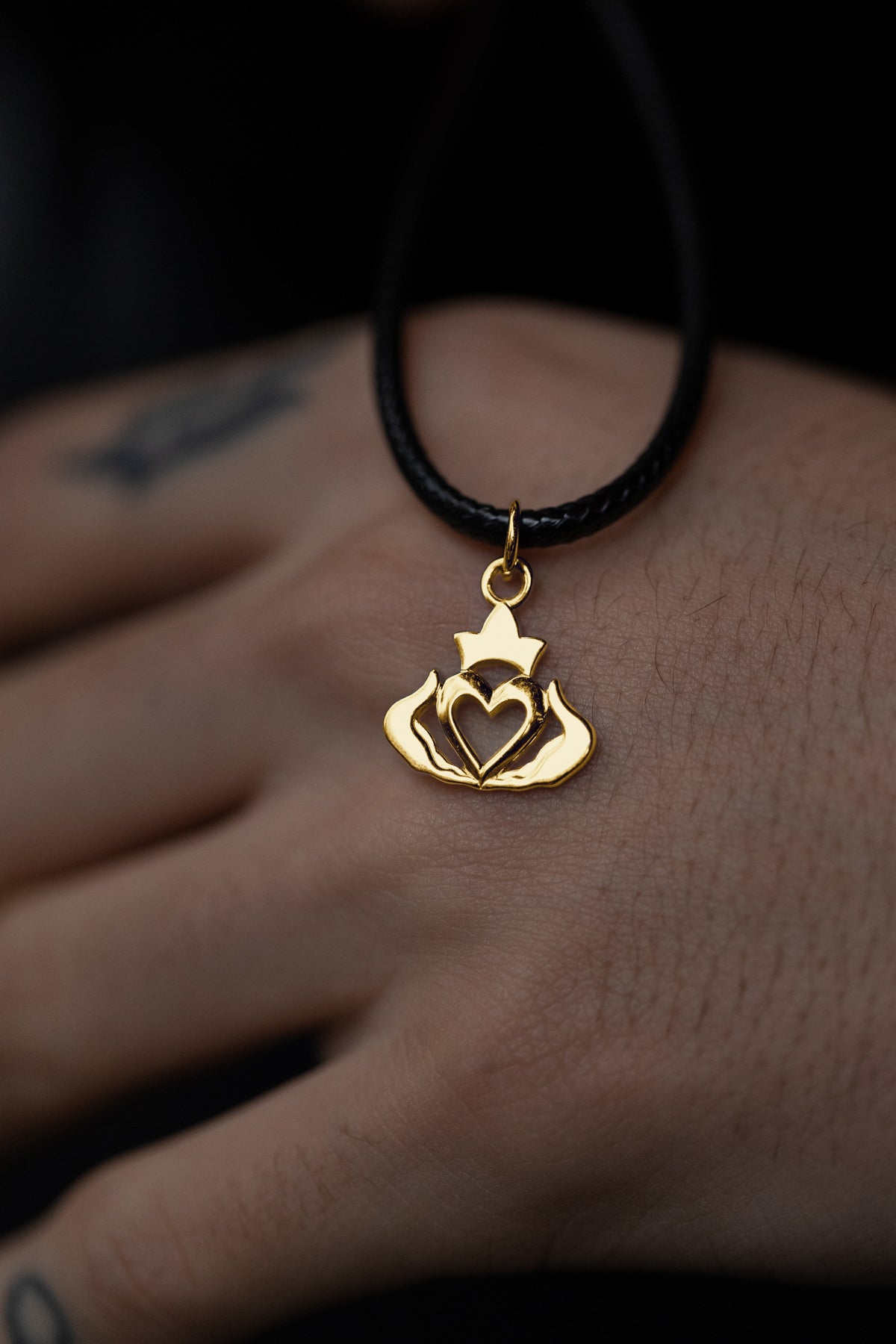 vkngjewelry Pendant Claddagh Celtic Pendant - Symbol of Love, Loyalty & Friendship V2