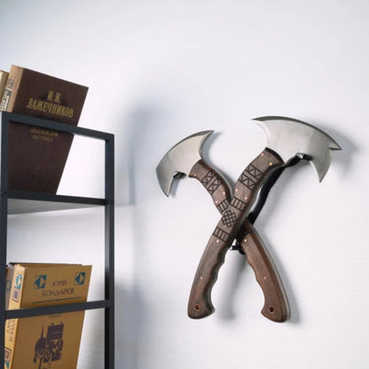 vkngjewelry hache Forged Tomahawk "Skaldrun" With Tribal Engraving