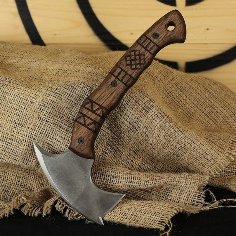 vkngjewelry hache Forged Tomahawk "Skaldrun" With Tribal Engraving