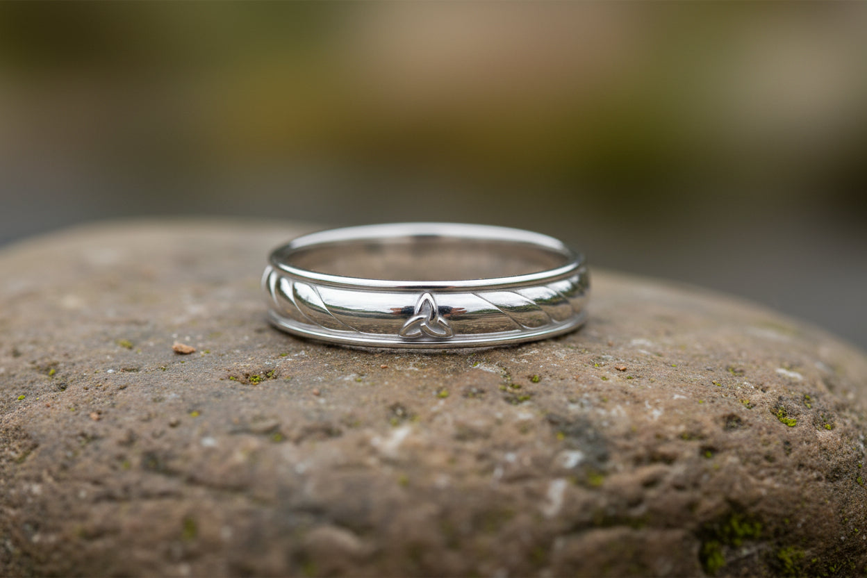 vkngjewelry Ring Golden Celtic Triquetra Ring, Twisted Band Norse Wedding Jewelry