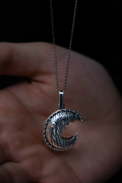 vkngjewelry Pendant Handcrafted Head of the Scheldt Silver Pendant