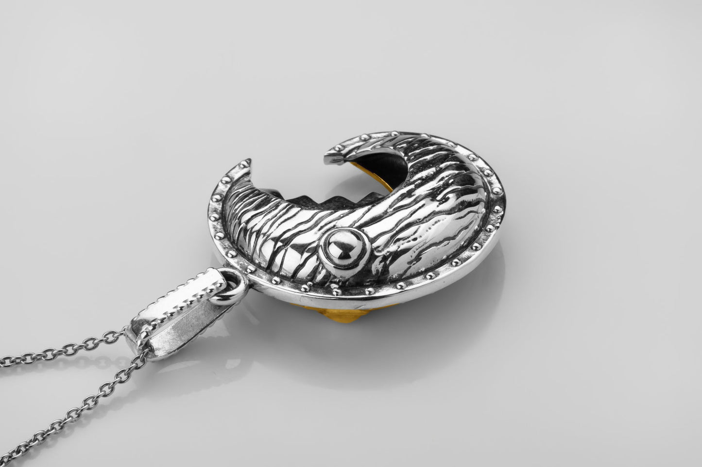 vkngjewelry Pendant Handcrafted Head of the Scheldt Silver Pendant