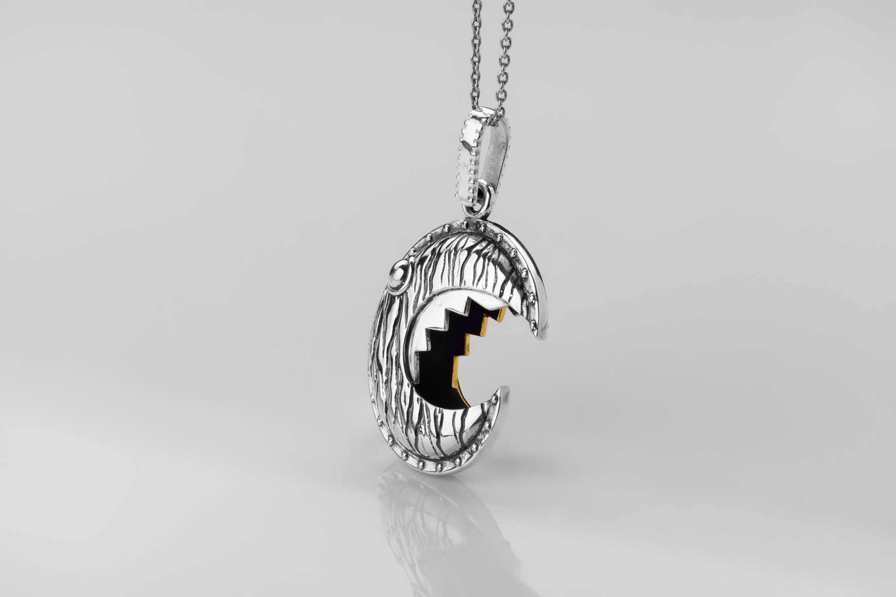 vkngjewelry Pendant Handcrafted Head of the Scheldt Silver Pendant