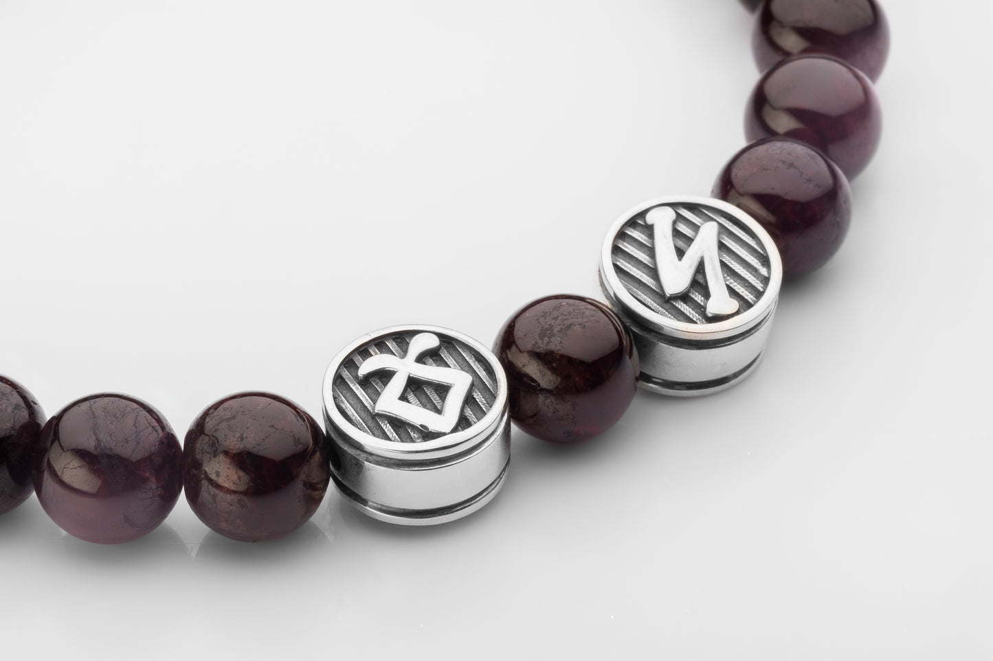 vkngjewelry Bracelet Natural Garnet Gemstone Bracelet with Two Double-Sided Silver Beads