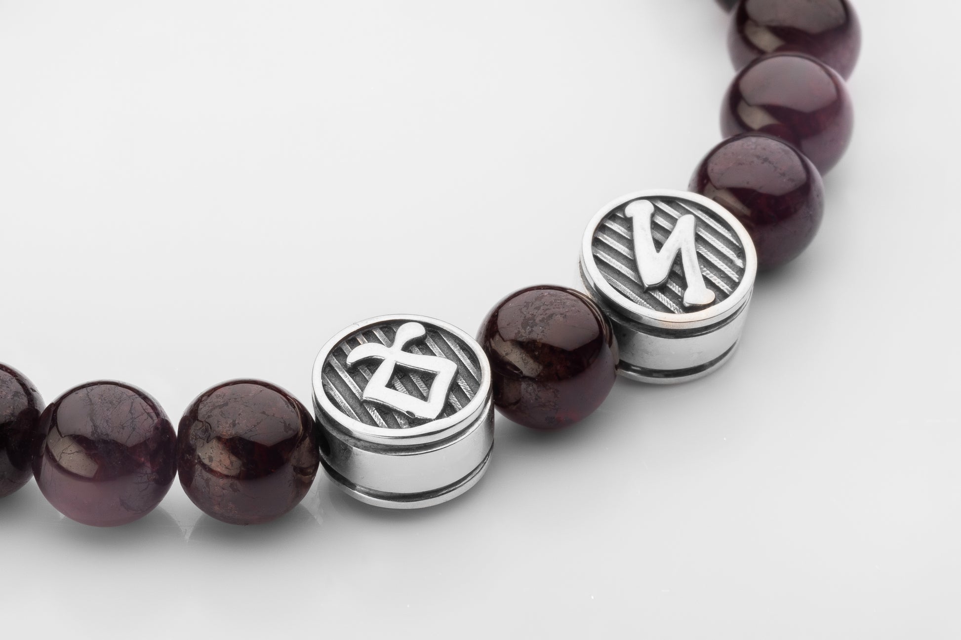 vkngjewelry Bracelet Natural Garnet Gemstone Bracelet with Two Double-Sided Silver Beads