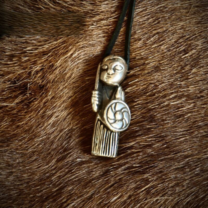 vkngjewelry pendentif "Shieldmaiden" Pendant from Hårby