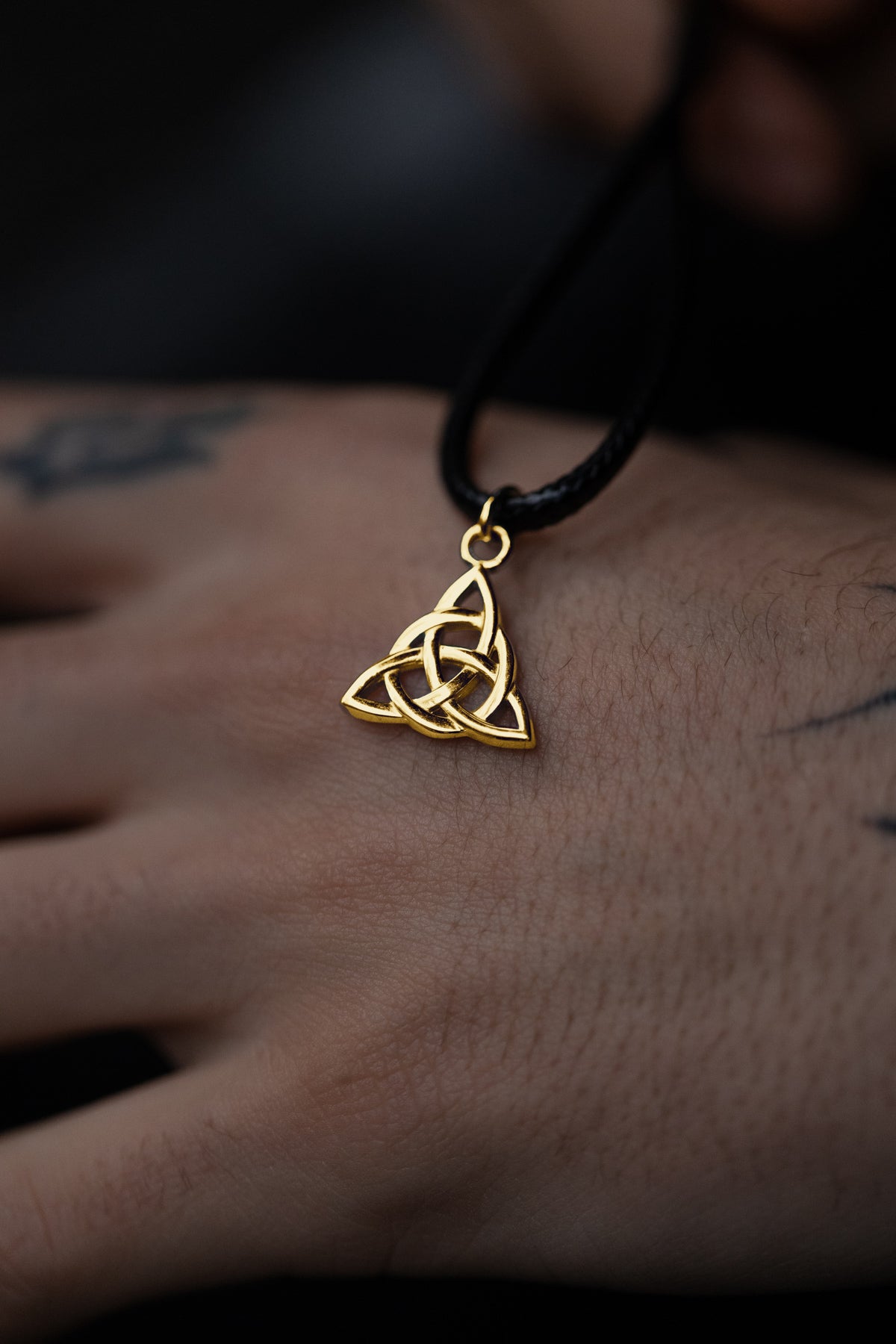 vkngjewelry Pendant Handcrafted Slim Celtic Triquetra Gold Pendant