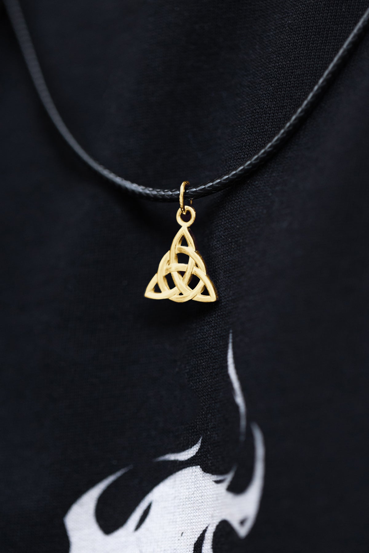 vkngjewelry Pendant Handcrafted Slim Celtic Triquetra Gold Pendant