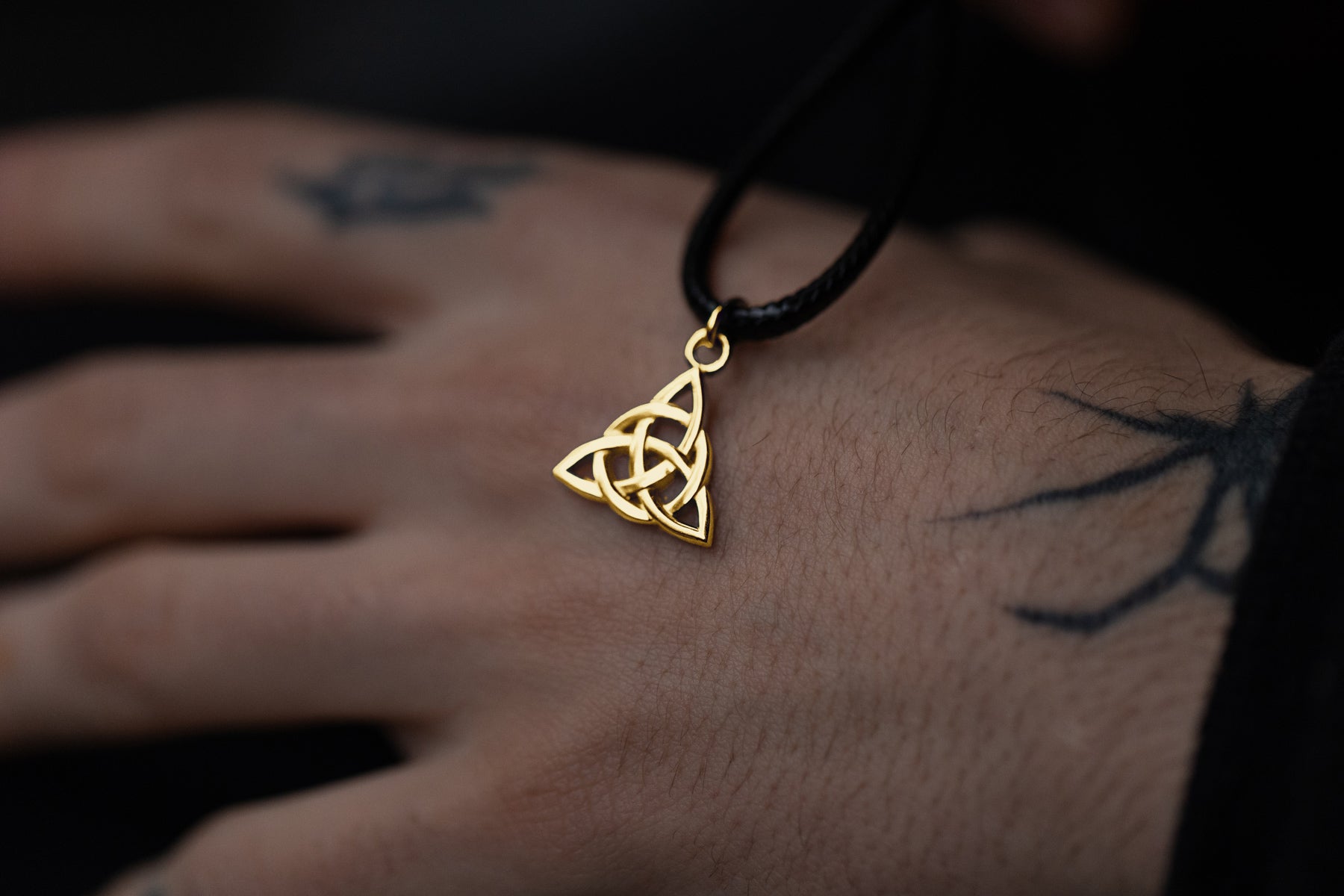 vkngjewelry Pendant Handcrafted Slim Celtic Triquetra Gold Pendant