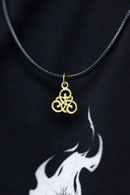 vkngjewelry Pendant Handcrafted Slim Celtic Triskel Gold Pendant