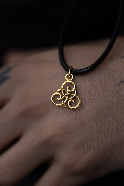 vkngjewelry Pendant Handcrafted Slim Celtic Triskel Gold Pendant