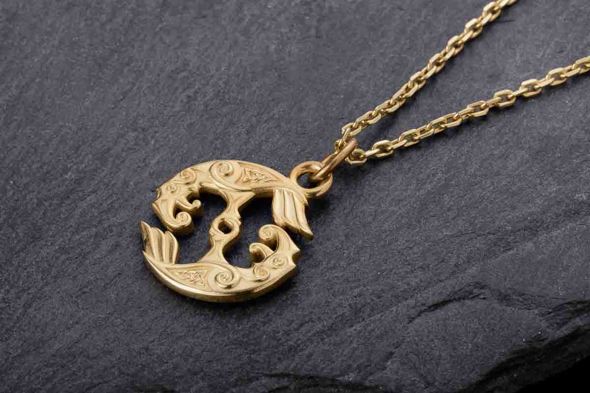 vkngjewelry Pendant Handcrafted Slim Hugin & Munin Gold pendant