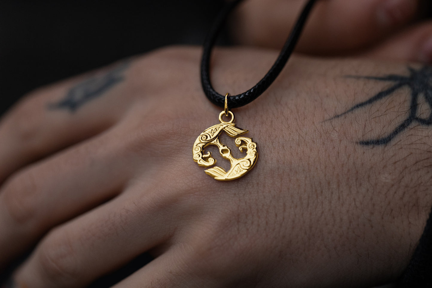 vkngjewelry Pendant Handcrafted Slim Hugin & Munin Gold pendant