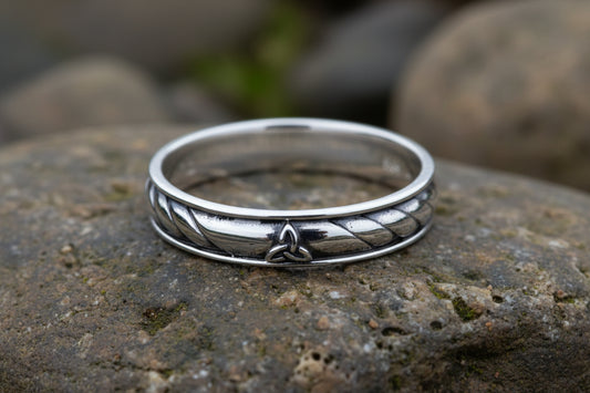 vkngjewelry Rings Sterling Silver Celtic Knot Ring, Classic Wedding Band